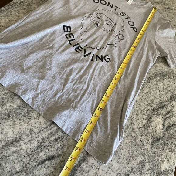 Santa T-Shirt Don't Stop Believing Gray Short Sleeve Funny Cute Journey Retro - Picture 7 of 7
